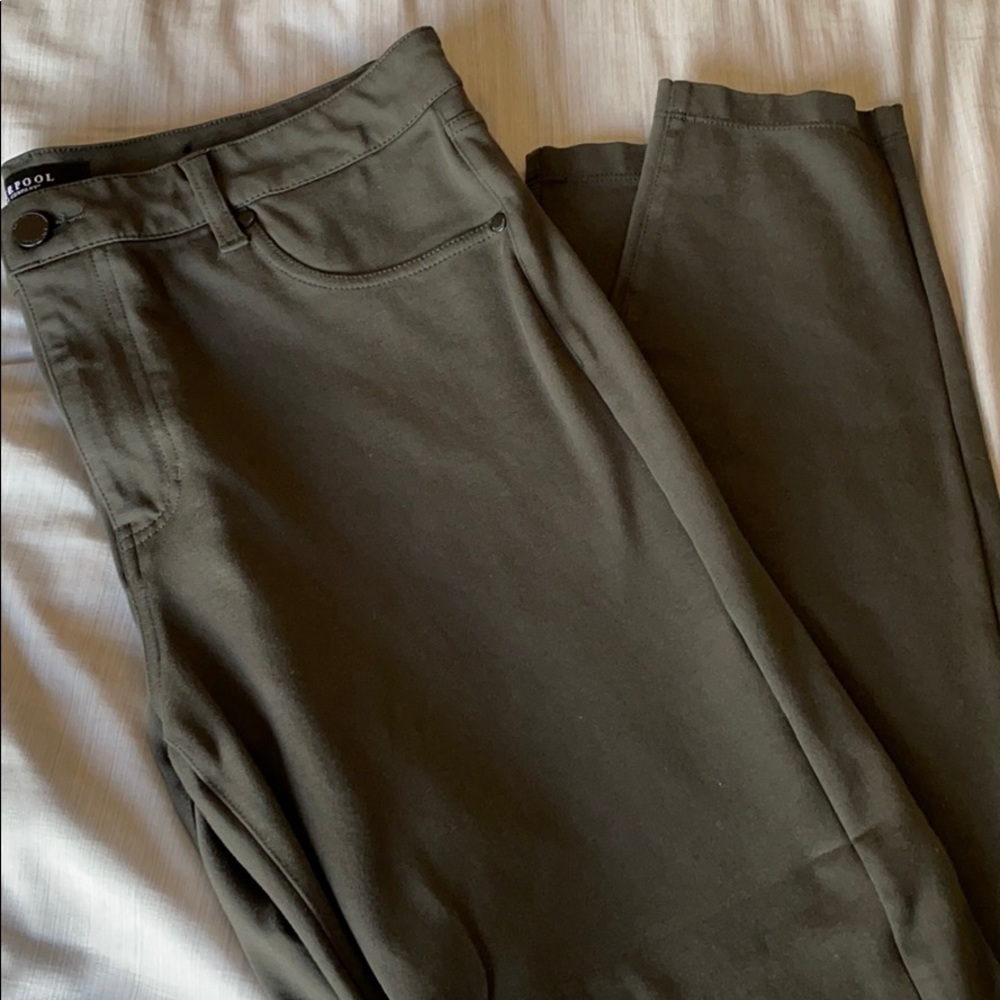NWOT Liverpool leggings in olive